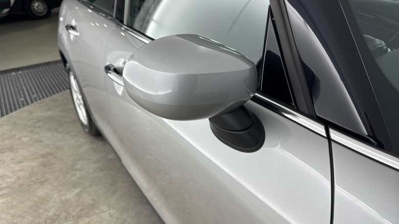 MINI Hatchback 1.5 Cooper Classic 5dr Auto Petrol Hatchback